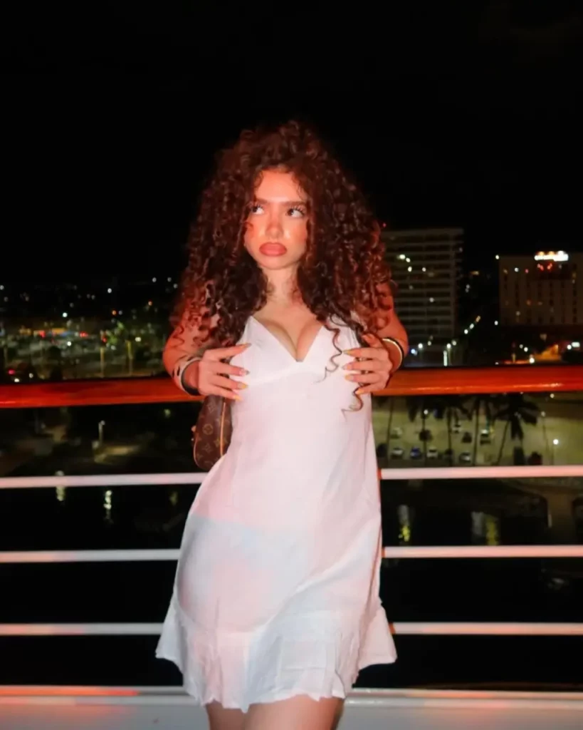 Demitra Kalogeras height and weight