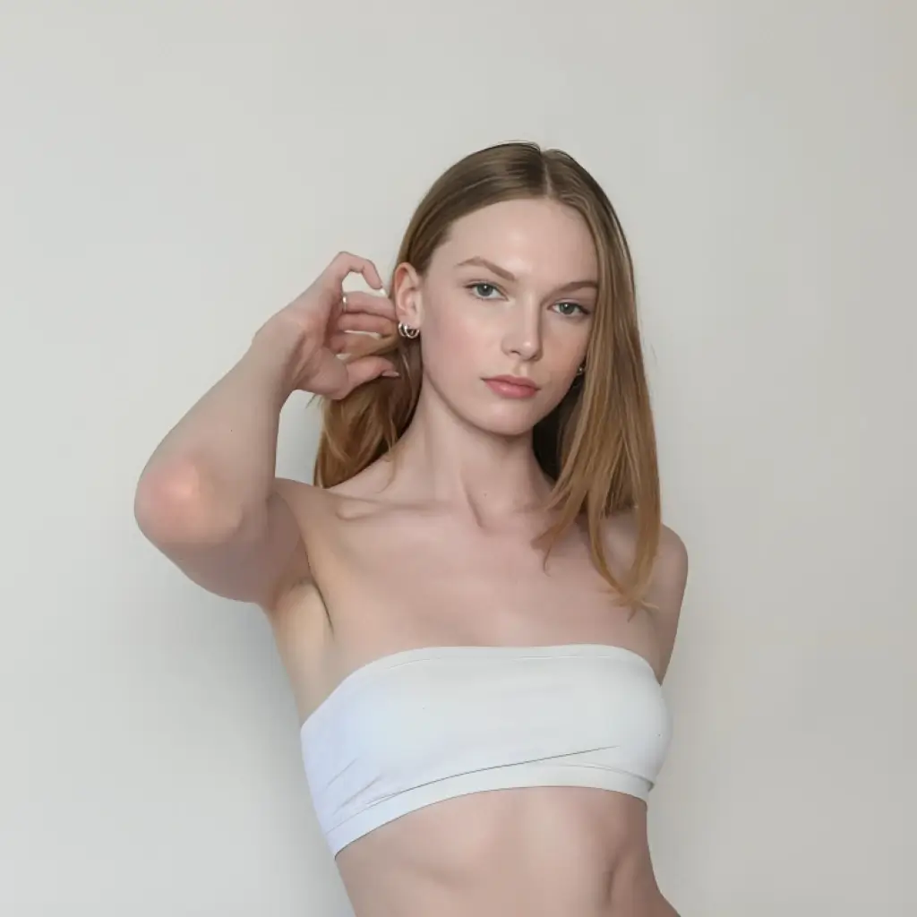Alex Consani pics