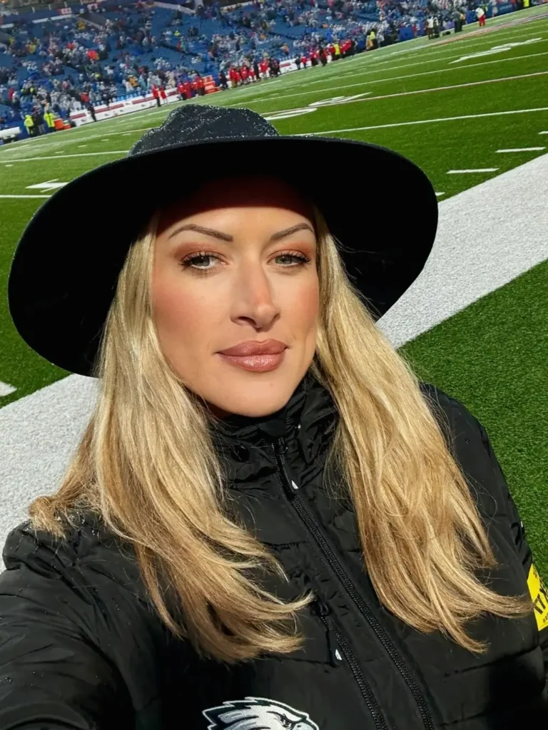 Devan Kaney Bio, Age, Married, Husband, Height, Net Worth, New Job Devan Kaney