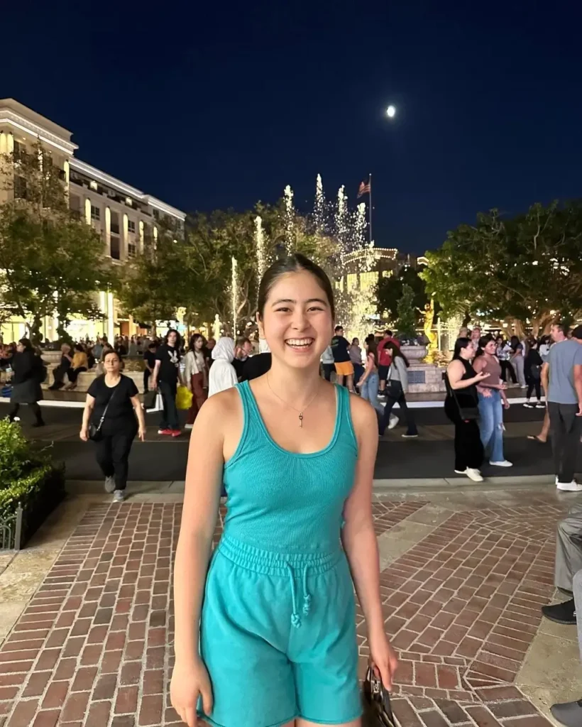 Sofi Manassyan Dancer