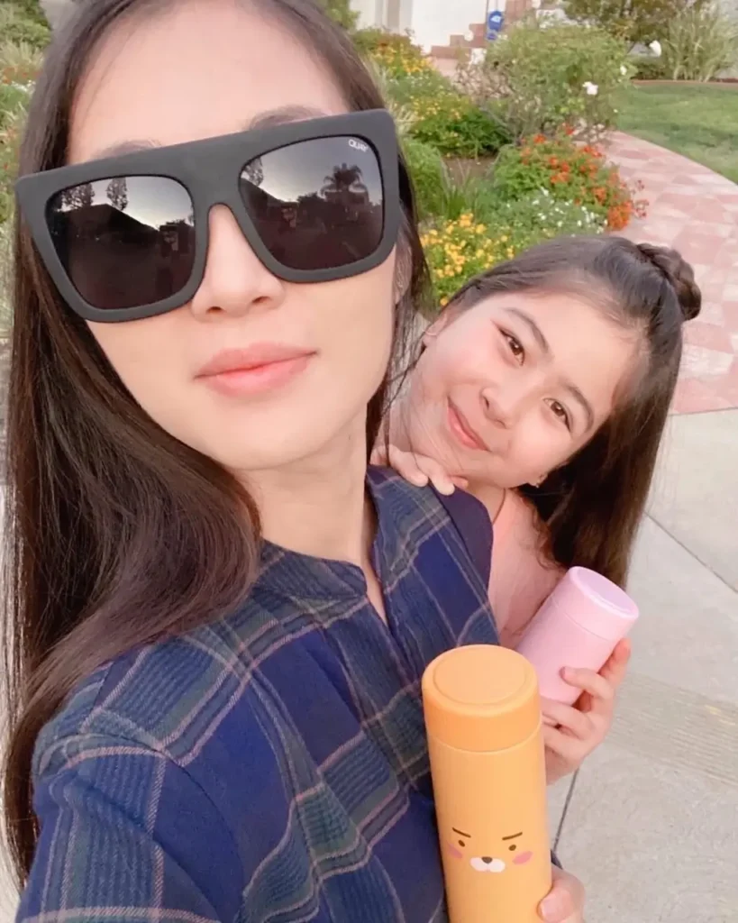 Sofi Manassyan mother Olga Manassyan Wear Glass